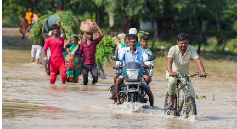 Delhi Yamuna flood alert heavy rains NCR live updates
